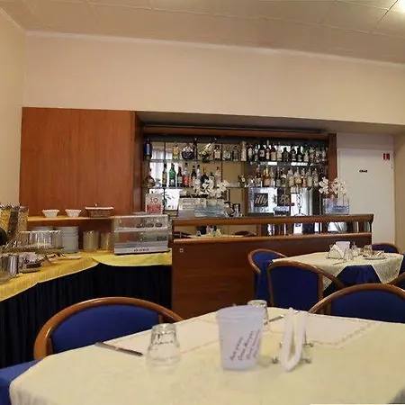 Youme Design Place Otel Trieste