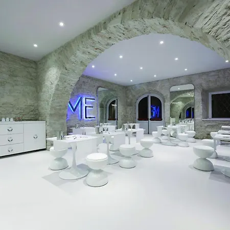 Youme Design Place מלון