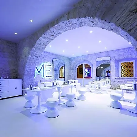 Youme Design Place מלון