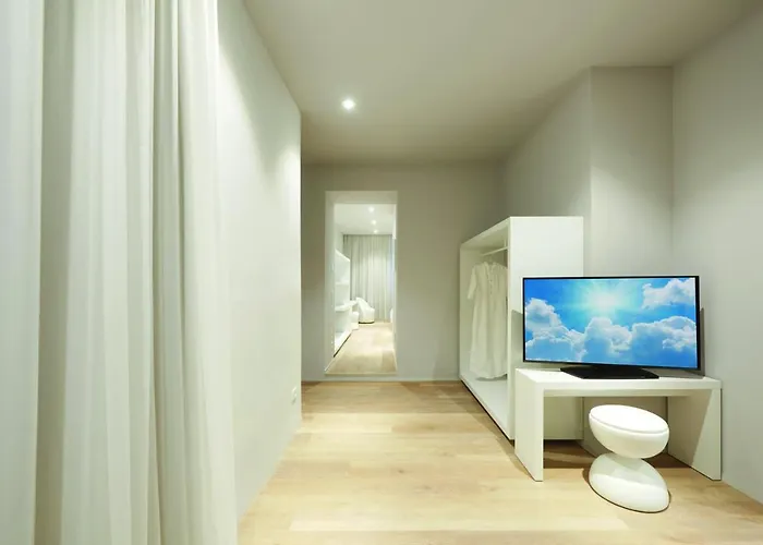 Ξενοδοχείο Youme Design Place 4*